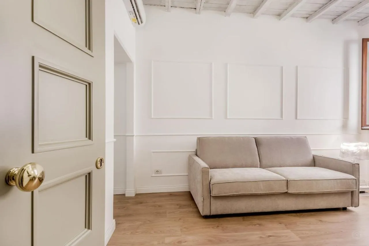 Apt Rome - Vittoria Palace 0*,  Italy